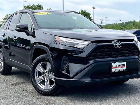 Used 2025 Toyota RAV4 XLE image 2