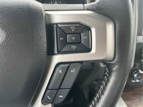 Used 2019 Ford F150 Lariat image 33