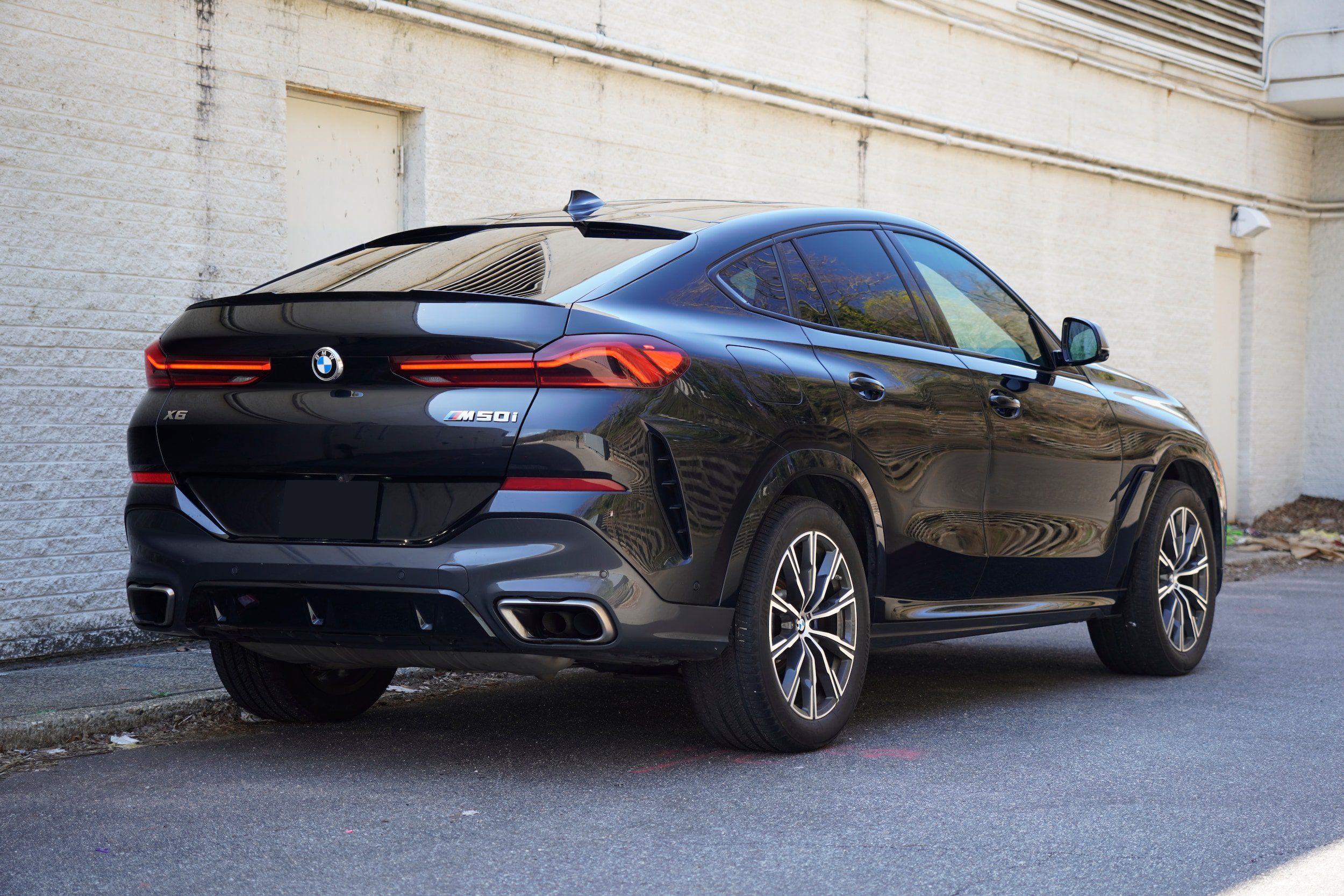 Used 2021 BMW X6 M50i w/ Premium Package AWD/4WD image 7