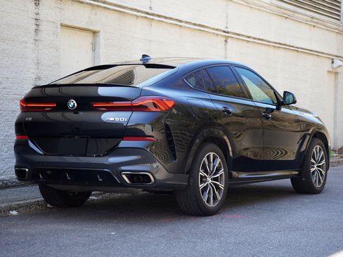 Used 2021 BMW X6 M50i w/ Premium Package AWD/4WD image 7