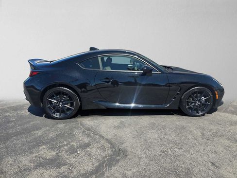 Used 2025 Toyota GR86 Premium w/ ALL Weather Mat Package (TMS) RWD image 2