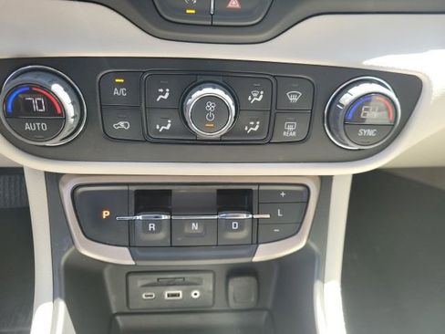 Used 2023 GMC Terrain Denali w/ Denali Premium Package AWD/4WD image 21