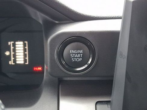 Certified 2025 Toyota Tacoma SR5 AWD/4WD image 22