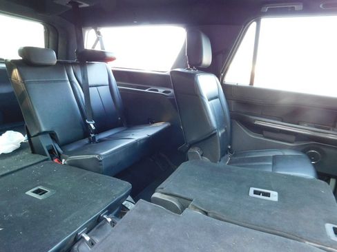 Used 2019 Ford Expedition Max XLT w/ Equipment Group 202A AWD/4WD image 5