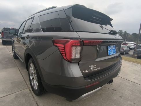 Used 2025 Ford Explorer Platinum image 5