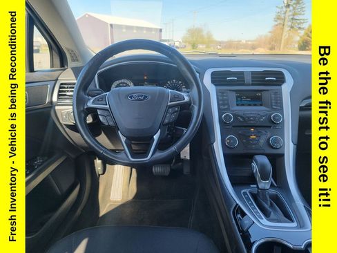 Used 2015 Ford Fusion SE w/ Equipment Group 201A FWD image 11