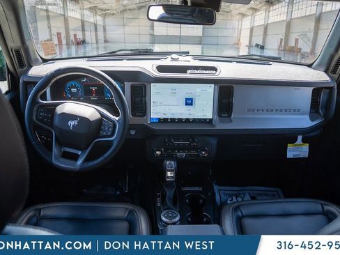 Used 2025 Ford Bronco Outer Banks AWD/4WD image 4