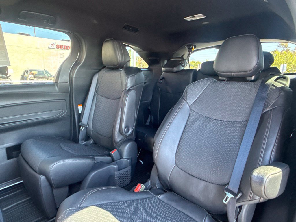 New 2026 Toyota Sienna Platinum AWD/4WD image 29