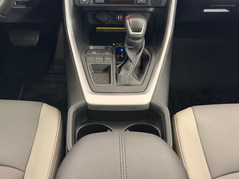 Used 2019 Toyota RAV4 XLE Premium w/ Advanced Technology Package FWD image 18