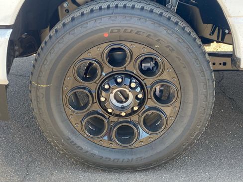 New 2026 Ford F350 Lariat w/ Black Appearance Package image 24