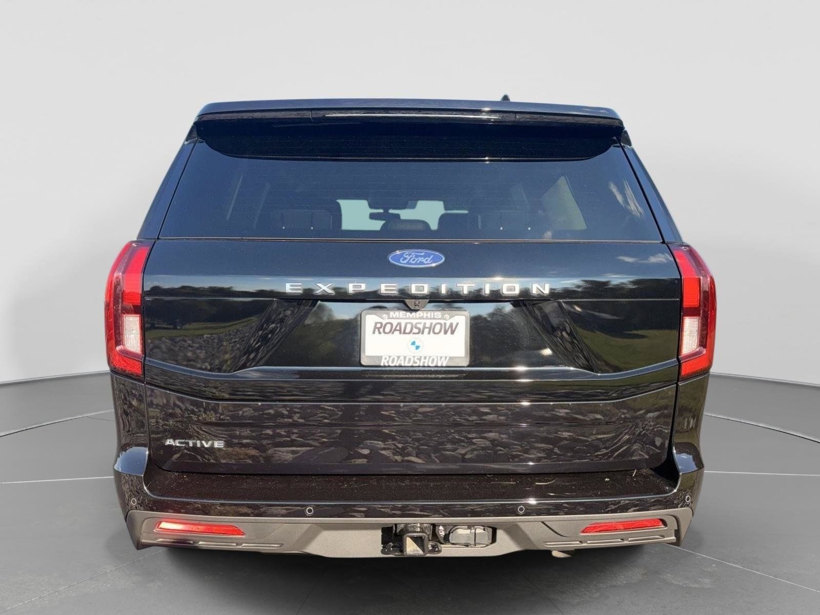 Used 2026 Ford Expedition Active RWD image 4