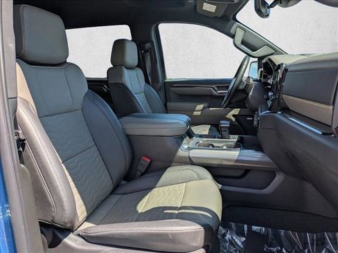 Used 2024 Chevrolet Silverado 1500 ZR2 w/ Technology Package AWD/4WD image 21