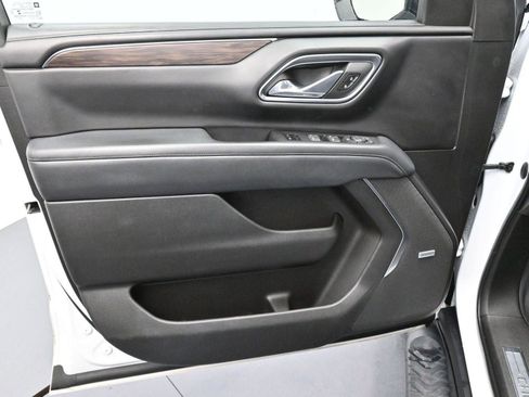 Used 2023 Chevrolet Suburban Z71 image 13