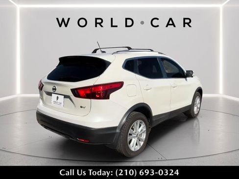 Used 2018 Nissan Rogue Sport SV w/ SV Technology Package FWD image 7