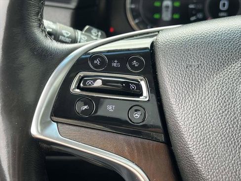 Used 2018 Cadillac Escalade Premium Luxury AWD/4WD image 25