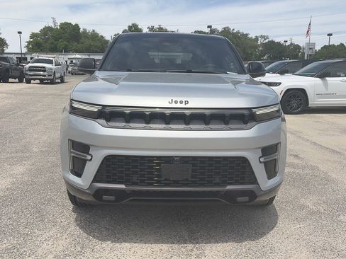 New 2026 Jeep Grand Wagoneer 4WD image 10
