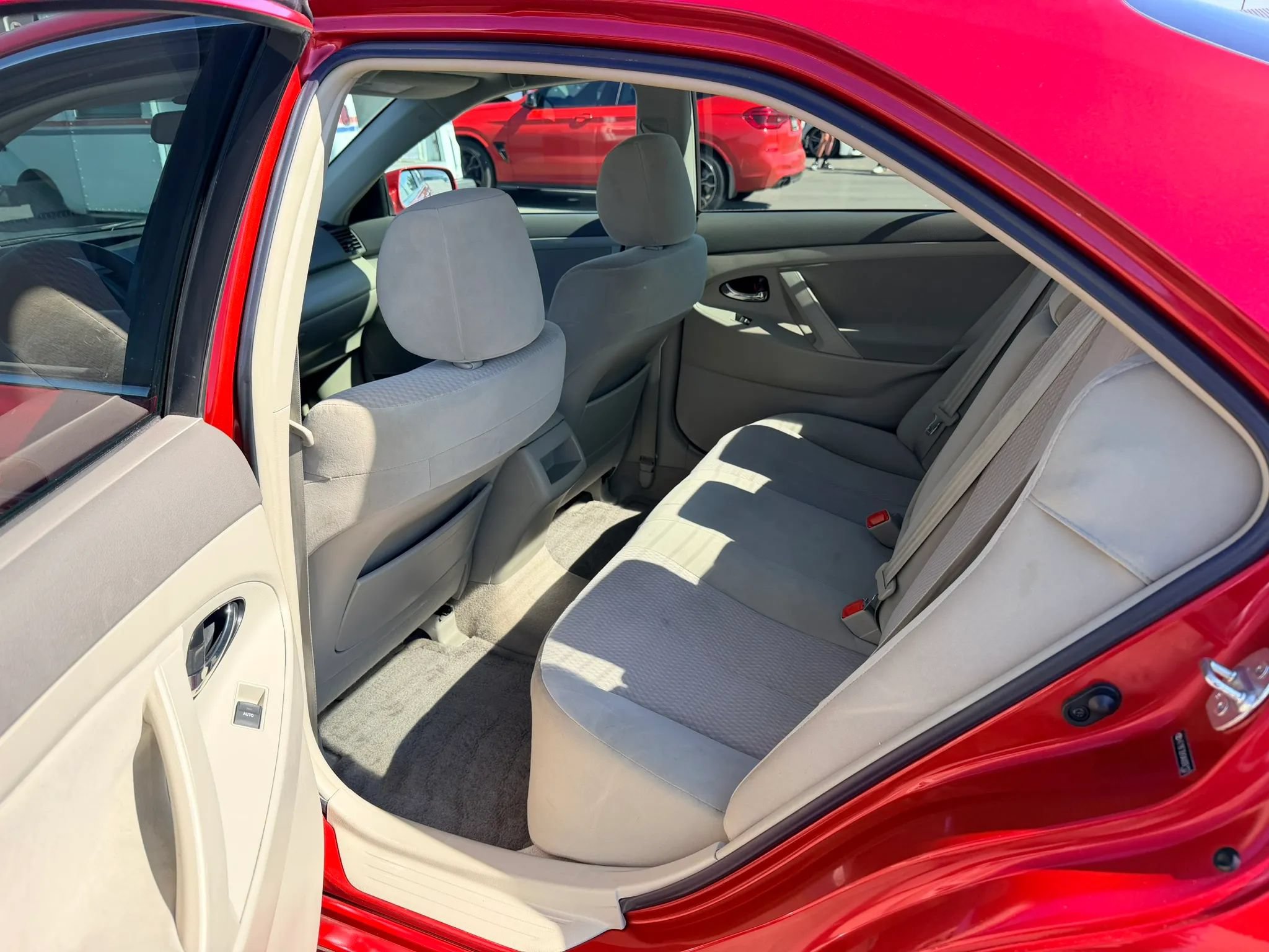 Used 2010 Toyota Camry LE FWD image 15