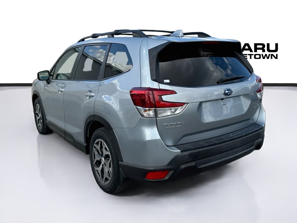 Used 2021 Subaru Forester Premium AWD/4WD image 5
