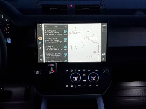 Used 2026 Land Rover Defender 110 X-Dynamic SE image 33