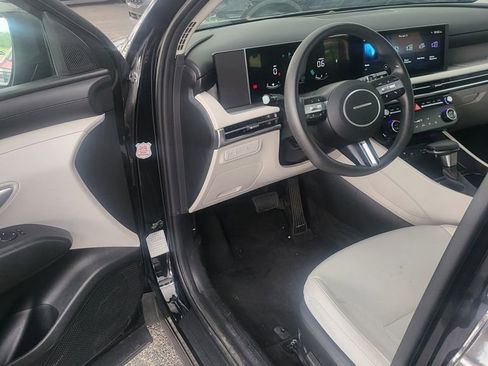 Used 2025 Hyundai Tucson SEL FWD image 3