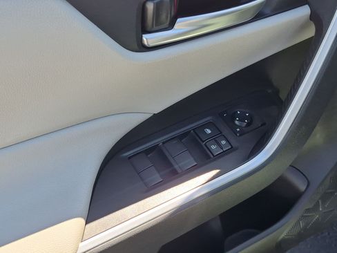 Used 2020 Toyota RAV4 XLE w/ XLE Grade Weather Package AWD/4WD image 15