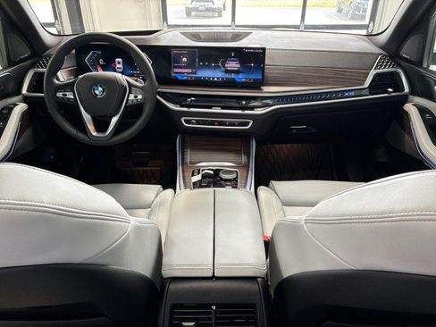 Used 2025 BMW X5 xDrive50e w/ Premium Package image 10