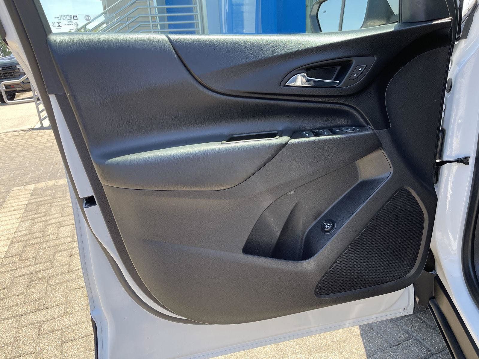Used 2024 Chevrolet Equinox LT w/ LPO, Floor Liner Package FWD image 12