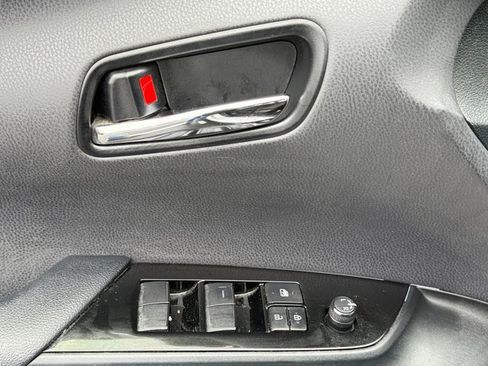 Used 2022 Toyota Prius LE image 22