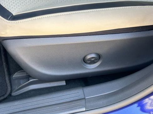 Used 2019 INFINITI QX30 w/ Navigation Package FWD image 23