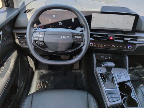 Certified 2026 Kia Sportage SX FWD image 16