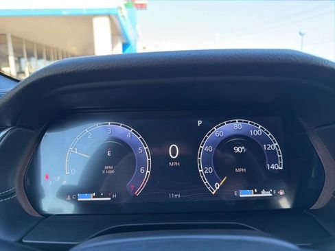 Used 2025 Jeep Grand Cherokee Altitude RWD image 12