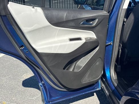 Used 2022 Chevrolet Equinox LS w/ LS Convenience Package image 22