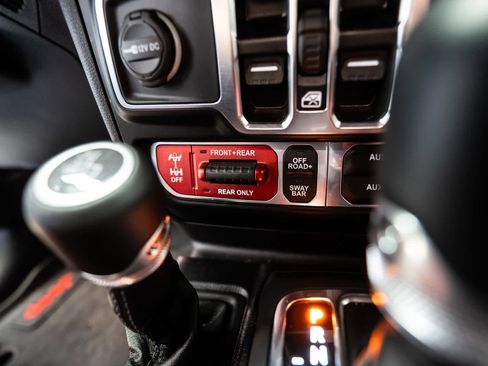 Used 2024 Jeep Wrangler Rubicon 392 image 29