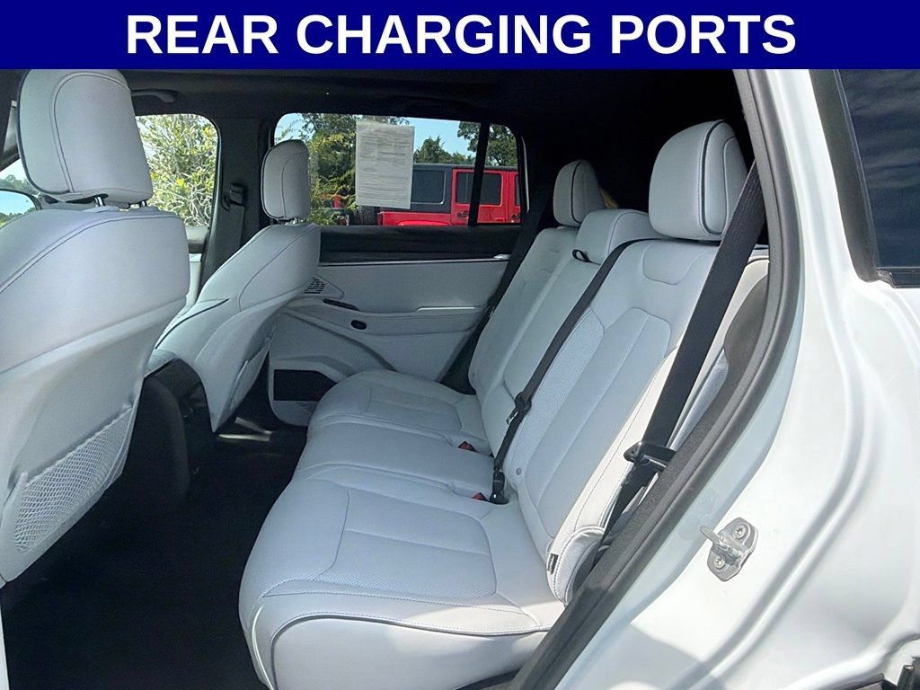 Used 2025 Jeep Wagoneer S Limited AWD/4WD image 15