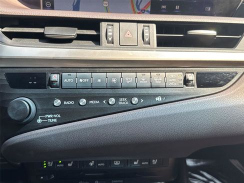 Used 2019 Lexus ES 350 w/ Accessory Package 2 FWD image 19