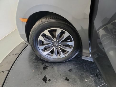 Certified 2024 Honda Odyssey EX-L image 30