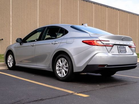 Used 2025 Toyota Camry LE AWD/4WD image 7
