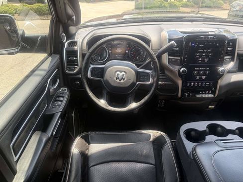 Used 2019 RAM 2500 Laramie AWD/4WD image 2