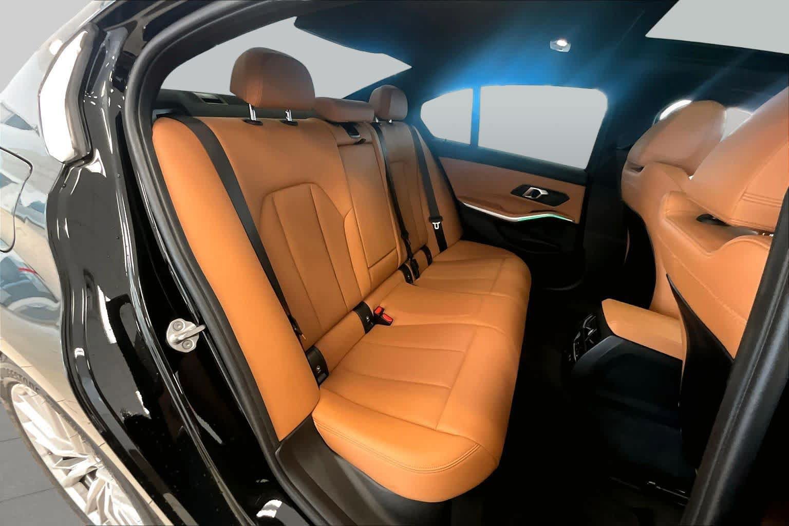 Used 2024 BMW 330i Sedan w/ Premium Package RWD image 18