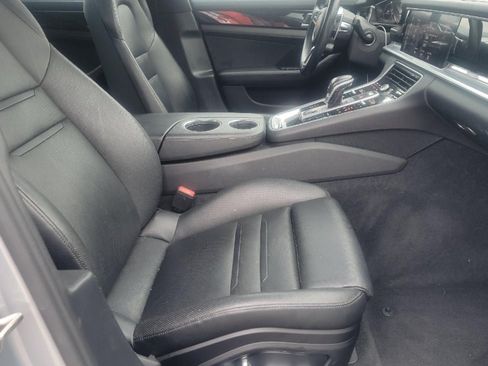 Used 2018 Porsche Panamera 4 AWD/4WD image 8