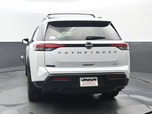 Used 2025 Nissan Pathfinder SV AWD/4WD image 21