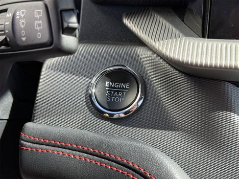 Certified 2025 Ford Explorer ST-Line image 31