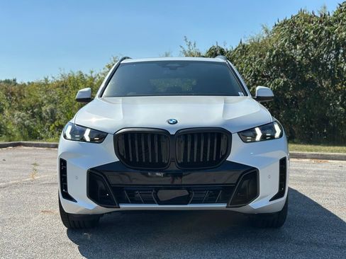 New 2026 BMW X5 xDrive40i w/ M Sport Package image 2
