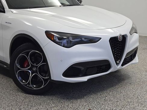 Used 2024 Alfa Romeo Stelvio Veloce AWD/4WD image 2