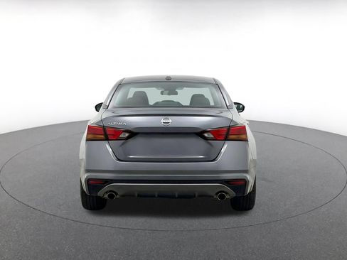 Used 2025 Nissan Altima 2.5 SV FWD image 8