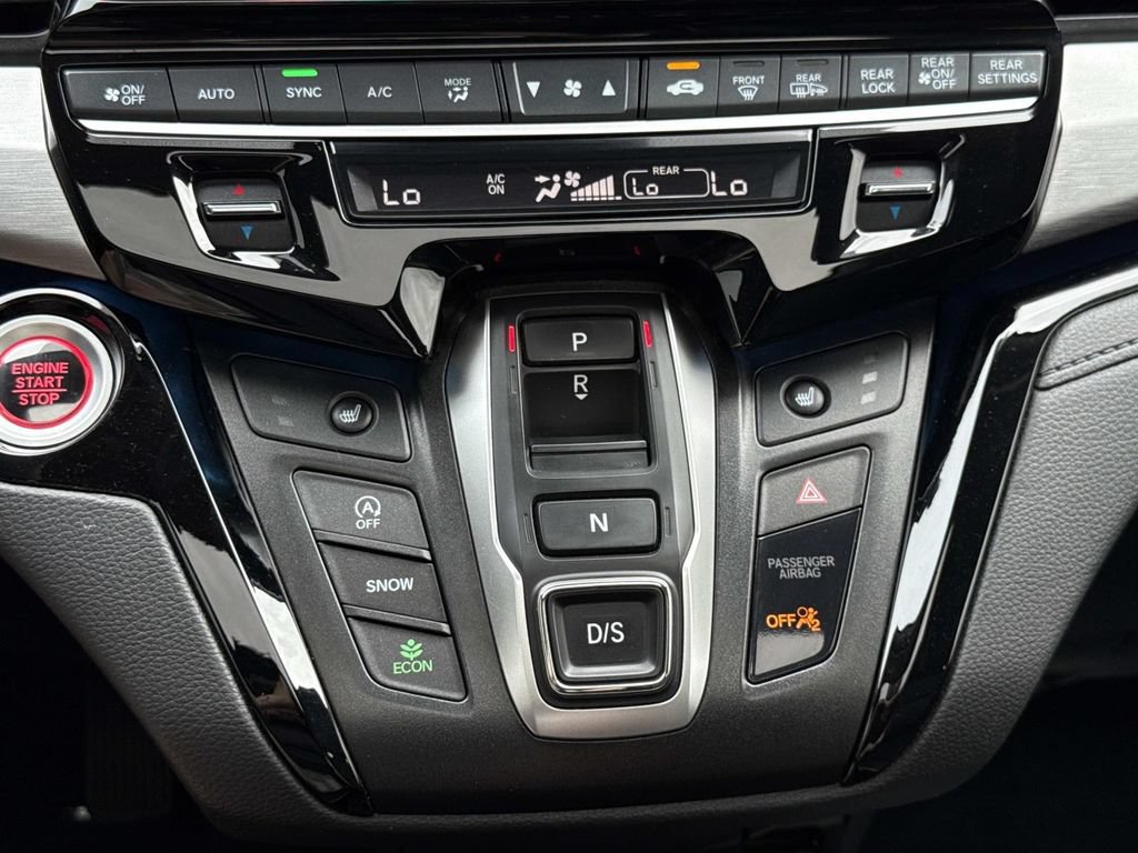 Used 2025 Honda Odyssey Touring image 7