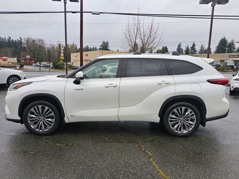 Used 2021 Toyota Highlander Platinum AWD/4WD image 4
