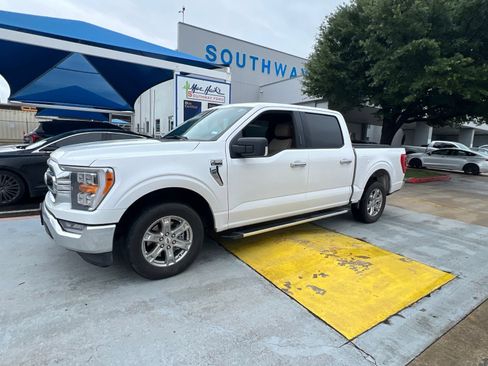 Used 2023 Ford F150 XLT w/ Equipment Group 302A High RWD image 2