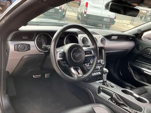 Used 2022 Ford Mustang Premium image 17