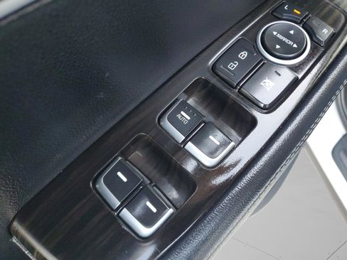 Certified 2019 Kia Sorento L image 19